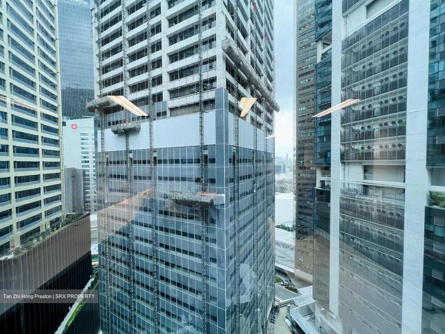 Tung Centre (D1), Office #523602131